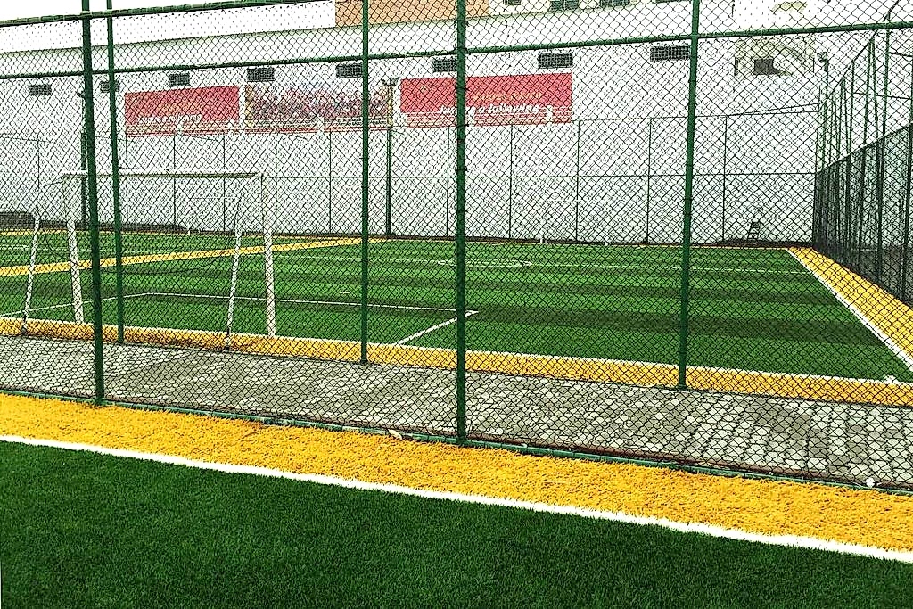 fas barcelona futbol okulu acik futbol sahasi 4