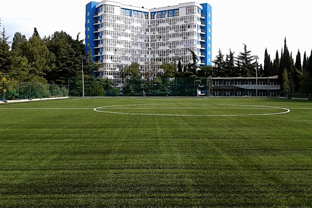 kirim spartak aluska futbol sahasi