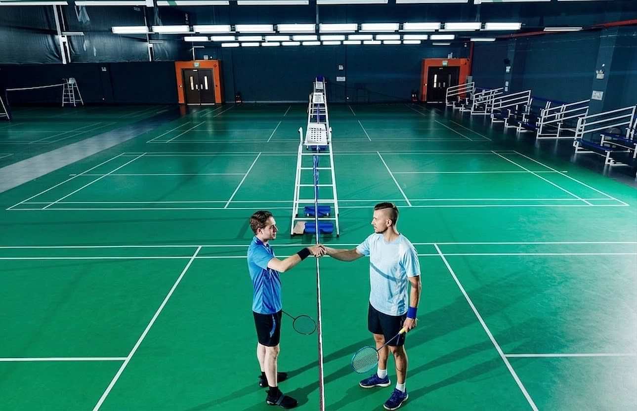 Kapalı Saha Badminton Kortu